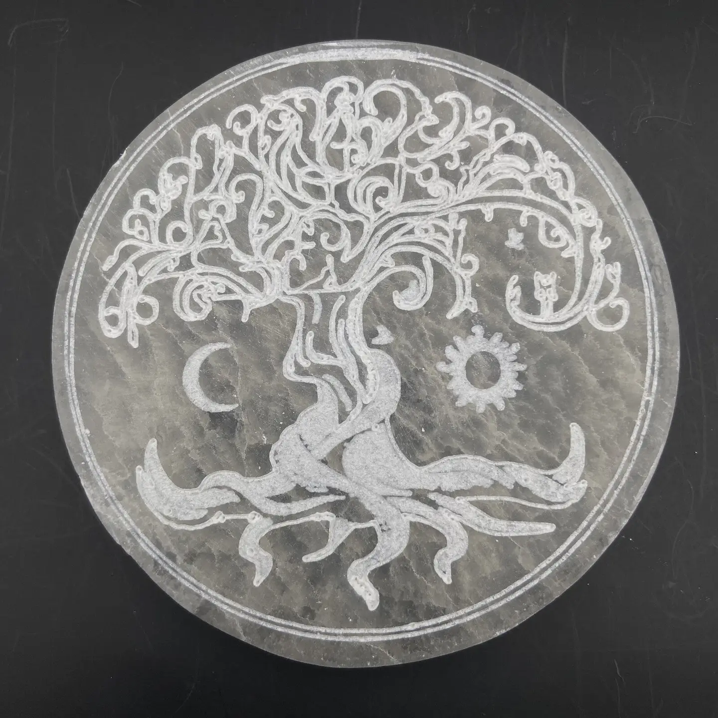 plaque de rechargement sélénite arbre de vie / lune et soleil (10 cm)